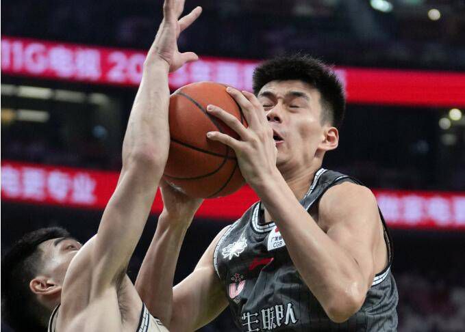 本赛季，他即便不是西甲最好的左后卫也是最好的之一。